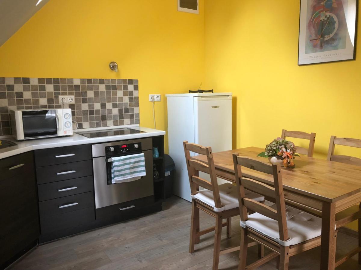 Tulipan Villa Panzio Szolnok Extérieur photo